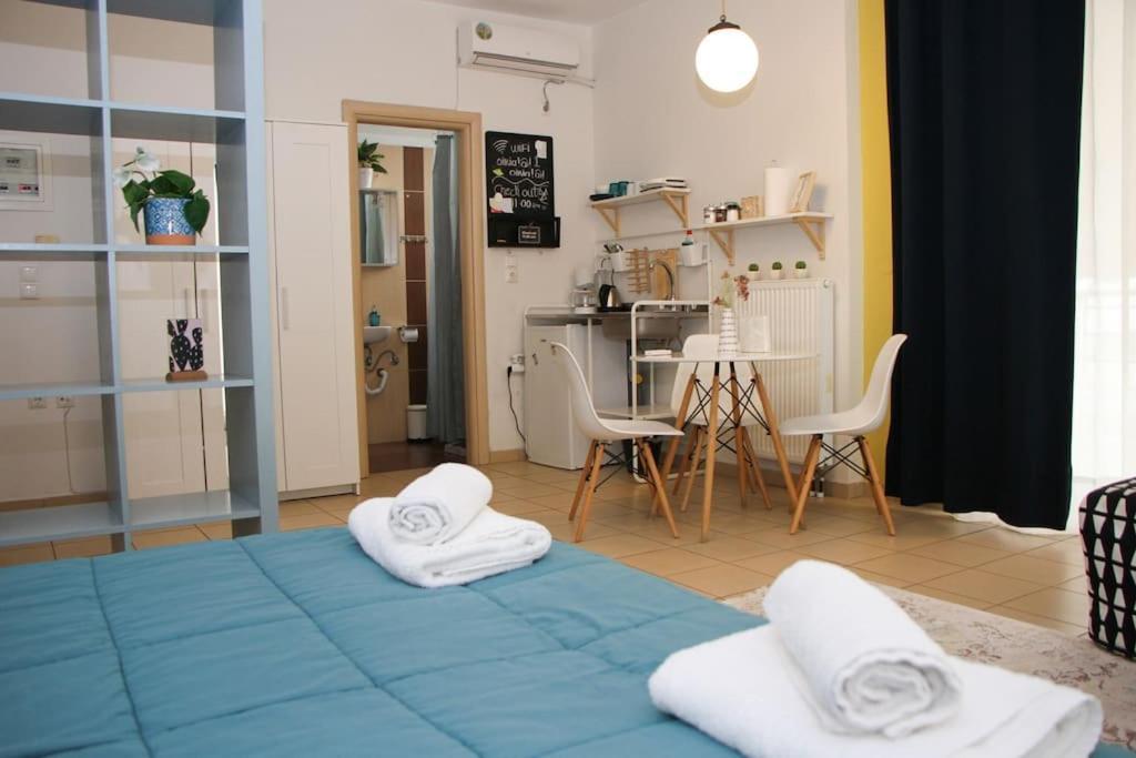 Comfy City Hideaway Каламата Экстерьер фото