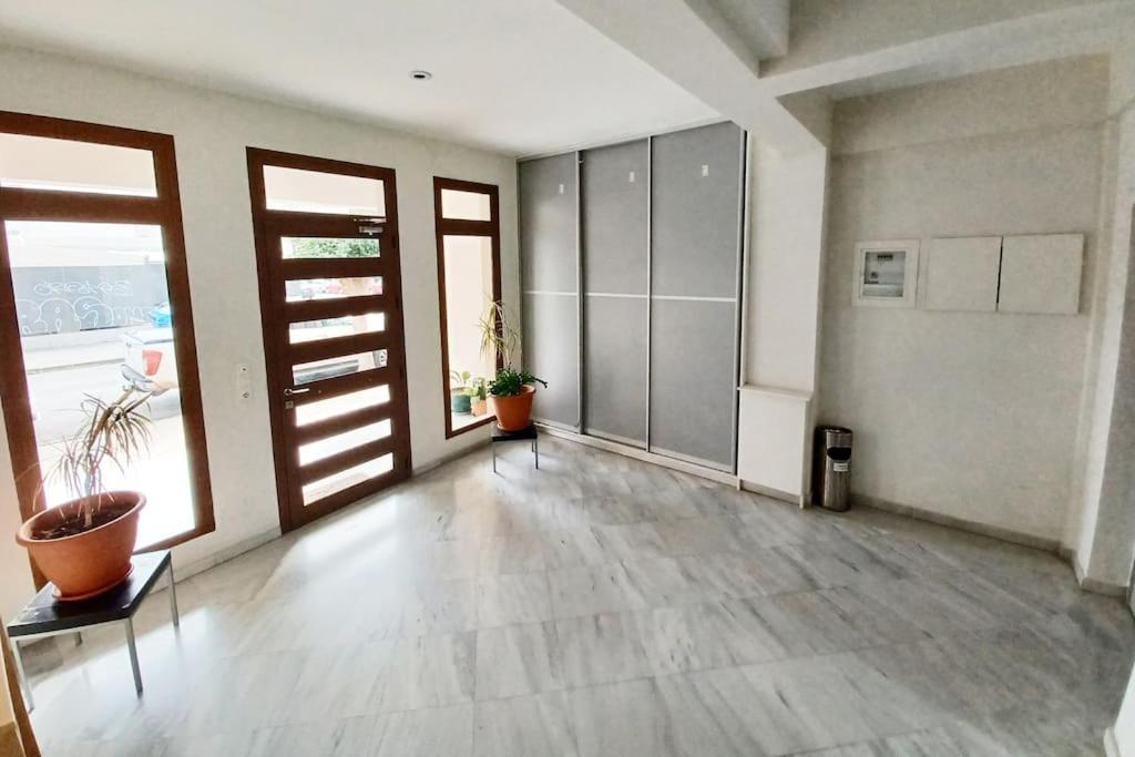 Comfy City Hideaway Каламата Экстерьер фото
